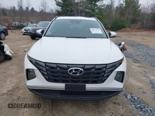 2024 Hyundai Tucson SEL with VIN 5NMJFCDE2RH381695, listed as a IAAI auction lot 41922781 with 6,294 mi miles and . Bid and sale history available at carsss.com. Image 12.