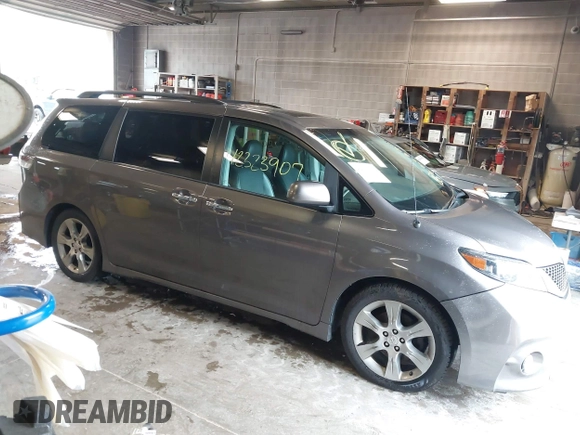 2013 Toyota Sienna SE с VIN 5TDXK3DC4DS355030, выставлен на аукционе IAAI как лот 42323907 с пробегом 190 836 миль миль и . История ставок и продаж доступна на DreamBid. Изображение 1.