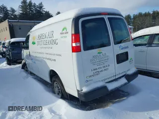 2021 Chevrolet Express Cargo z VIN 1GCWGAFP0M1256641, wystawiony jako IAAI lot #41555820 z przebiegiem Nie podano mil oraz . Historia ofert i sprzedaży dostępna na DreamBid. Obrazek 3.
