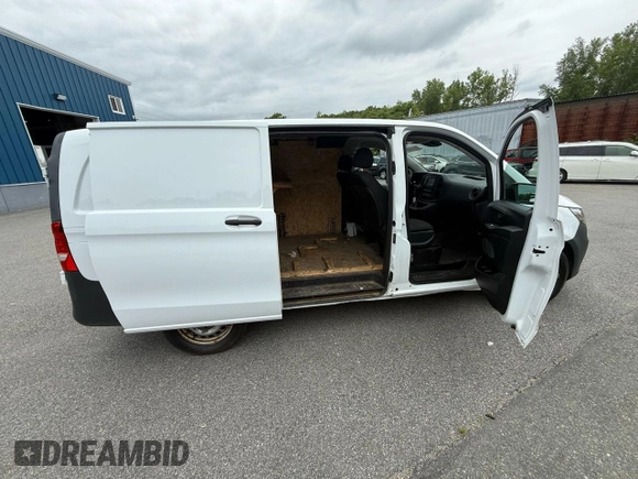 2016 Mercedes-Benz Metris Cargo z VIN WD3PG2EA6G3092872, wystawiony jako Copart lot #61676275 z przebiegiem 158 667 mil mil oraz Czysty tytuł • Clean title. Historia ofert i sprzedaży dostępna na DreamBid. Obrazek 6.