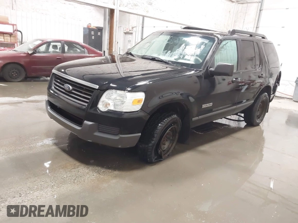 2006 Ford Explorer XLS z VIN 1FMEU72E66UB14206, wystawiony jako IAAI lot #41643512 z przebiegiem 126 994 mil mil oraz . Historia ofert i sprzedaży dostępna na DreamBid. Obrazek 17.
