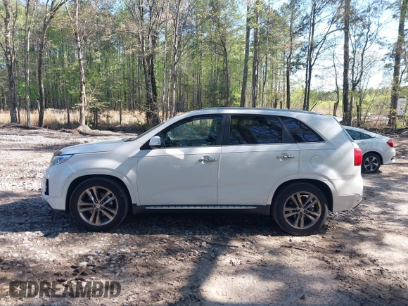 2014 Kia Sorento SX with VIN 5XYKW4A72EG492736, listed as a IAAI auction lot 42009349 with 165,492 mi miles. Bid and sale history available at carsss.com. Image 14.