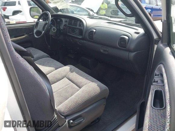 2000 Dodge 1500 with VIN 3B7HC13Z7YG103630, listed as a IAAI auction lot 42240485 with 21,142 mi miles and . Bid and sale history available at DreamBid. Image 5.