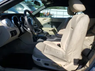 2005 Ford Mustang Deluxe с VIN 1ZVFT84N155227663, выставлен на аукционе Copart как лот 57402915 с пробегом 184 817 миль миль и Списание • Salvage title. История ставок и продаж доступна на DreamBid. Изображение 7.