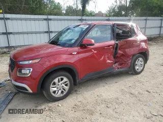 2023 Hyundai Venue SE z VIN KMHRB8A32PU223860, wystawiony jako Copart lot #56130995 z przebiegiem 67 250 mil mil oraz Szkoda całkowita • Salvage title. Historia ofert i sprzedaży dostępna na DreamBid. Obrazek 1.
