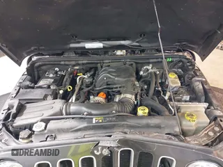 2017 Jeep Wrangler Unlimited Sahara z VIN 1C4BJWEG5HL746971, wystawiony jako IAAI lot #41959241 z przebiegiem 47 458 mil mil oraz . Historia ofert i sprzedaży dostępna na DreamBid. Obrazek 10.