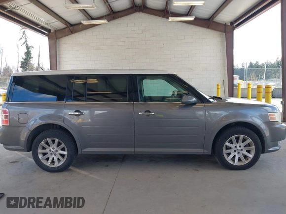 2009 Ford Flex SEL with VIN 2FMEK62C09BA50317, listed as a IAAI auction lot 41819275 with 171,813 mi miles. Bid and sale history available at carsss.com. Image 13.