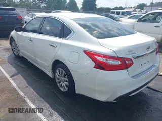 2017 Nissan Altima SR z VIN 1N4AL3AP3HC237252, wystawiony jako IAAI lot #42158198 z przebiegiem 138 672 mil mil oraz . Historia ofert i sprzedaży dostępna na DreamBid. Obrazek 3.