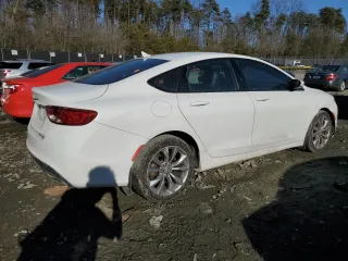 2015 Chrysler 200 S with VIN 1C3CCCBG9FN757009, listed as a Copart auction lot 46372635 with 82,536 mi miles and Salvage Title. Bid and sale history available at carsss.com. Image 3.