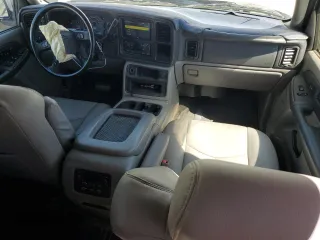 2003 Chevrolet Suburban LT with VIN 3GNGK26U93G267286, listed as a Copart auction lot 48900485 with 162,088 mi miles and Salvage Title. Bid and sale history available at carsss.com. Image 8.