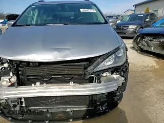 2017 Chrysler Pacifica Touring L z VIN 2C4RC1BG6HR583576, wystawiony jako Copart lot #44602375 z przebiegiem 204 839 mil mil oraz Szkoda całkowita • Salvage title. Historia ofert i sprzedaży dostępna na DreamBid. Obrazek 15.