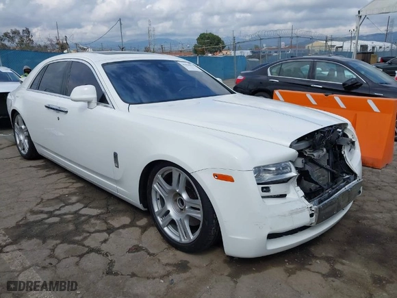 2013 Rolls-Royce Ghost with VIN SCA664S56DUX51795, listed as a IAAI auction lot 41921013 with 70,988 mi miles. Bid and sale history available at carsss.com. Image 1.