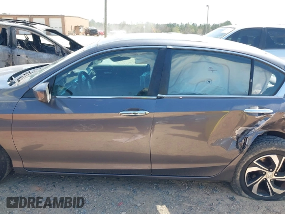 2017 Honda Accord Sedan LX with VIN 1HGCR2F32HA078464, listed as a IAAI auction lot 41914217 with 207,370 mi miles. Bid and sale history available at carsss.com. Image 13.