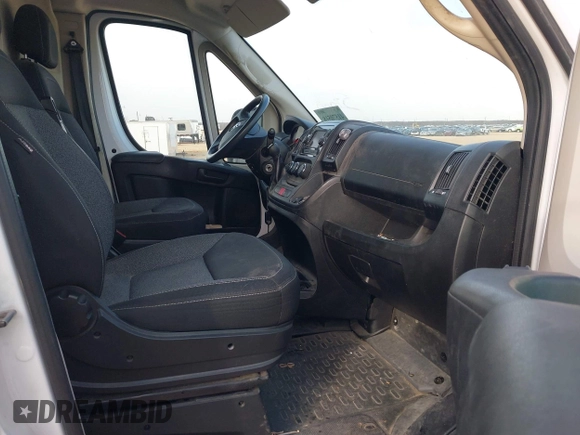 2019 Ram ProMaster Cargo with VIN 3C6TRVCG6KE522772, listed as a IAAI auction lot 41570518 with 117,422 mi miles and . Bid and sale history available at DreamBid. Image 5.