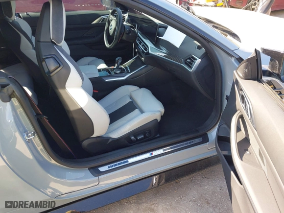 2024 BMW M4 Competition xDrive with VIN WBS33BA08RCP12582, listed as a IAAI auction lot 41646042 with 2,884 mi miles. Bid and sale history available at carsss.com. Image 5.