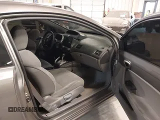 2008 Honda Civic Cpe LX with VIN 2HGFG12618H516020, listed as a IAAI auction lot 41374511 with 191,517 mi miles. Bid and sale history available at carsss.com. Image 5.