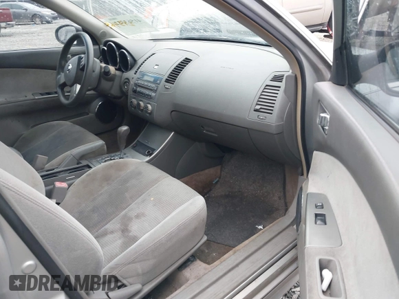 2005 Nissan Altima 2.5 S with VIN 1N4AL11D25C213465, listed as a IAAI auction lot 41563332 with 305,688 mi miles. Bid and sale history available at carsss.com. Image 5.