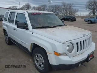 2014 Jeep Patriot Sport with VIN 1C4NJPBA4ED574876, listed as a IAAI auction lot 41885678 with 181,698 mi miles. Bid and sale history available at carsss.com. Image 1.