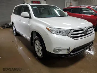 2013 Toyota Highlander with VIN 5TDBK3EH0DS201564, listed as a Copart auction lot 49045785 with 63,752 mi miles and Salvage Title. Bid and sale history available at carsss.com. Image 4.