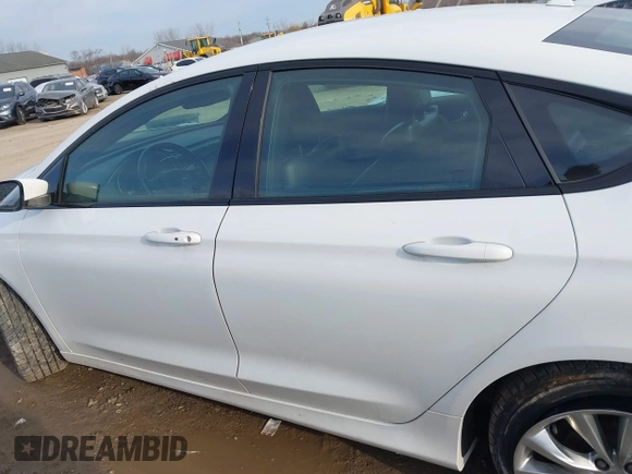2016 Chrysler 200 S with VIN 1C3CCCBB6GN141810, listed as a IAAI auction lot 41819923 with 95,342 mi miles. Bid and sale history available at carsss.com. Image 14.