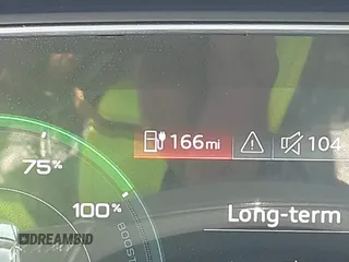 2022 Audi e-tron Premium с VIN WA1AAAGEXNB047650, выставлен на аукционе IAAI как лот 41782598 с пробегом 45 906 миль миль и . История ставок и продаж доступна на DreamBid. Изображение 17.