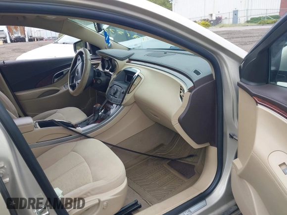 2011 Buick LaCrosse CX z VIN 1G4GA5EC6BF232951, wystawiony jako IAAI lot #42157969 z przebiegiem 73 671 mil mil oraz . Historia ofert i sprzedaży dostępna na DreamBid. Obrazek 5.
