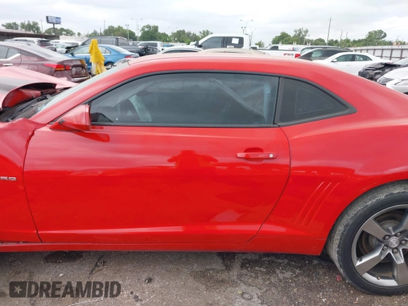 2010 Chevrolet Camaro 1LT z VIN 2G1FB1EV5A9104868, wystawiony jako IAAI lot #42206793 z przebiegiem 200 451 mil mil oraz . Historia ofert i sprzedaży dostępna na DreamBid. Obrazek 14.