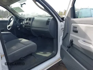 2006 Dodge Dakota ST with VIN 1D7HE28KX6S521235, listed as a IAAI auction lot 41417944 with 122,761 mi miles and . Bid and sale history available at carsss.com. Image 5.