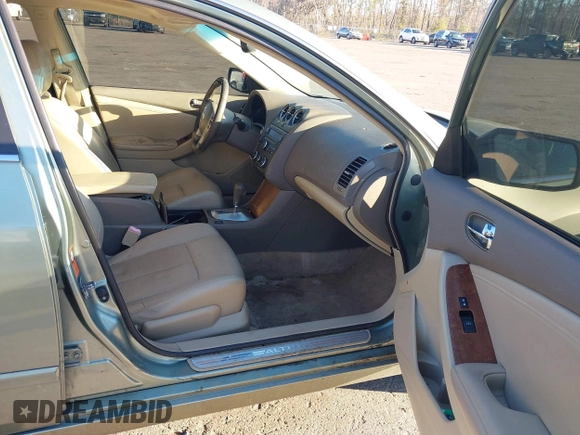 2008 Nissan Altima 2.5 S with VIN 1N4AL21E58C144239, listed as a IAAI auction lot 41628438 with 216,889 mi miles. Bid and sale history available at carsss.com. Image 5.
