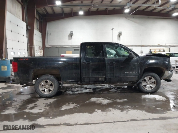 2018 Chevrolet Silverado 1500 LT with VIN 1GCVKREC1JZ311828, listed as a IAAI auction lot 41515677 with 177,667 mi miles. Bid and sale history available at carsss.com. Image 13.