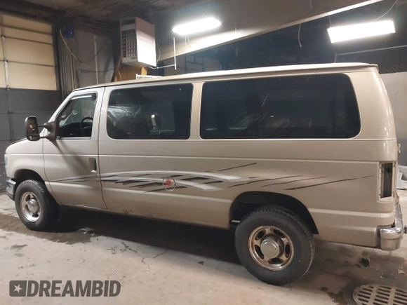2008 Ford Econoline Passenger XL with VIN 1FBNE31L88DA50347, listed as a IAAI auction lot 41153602 with Not Provided miles. Bid and sale history available at carsss.com. Image 13.