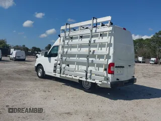 2020 Nissan NV Cargo SV z VIN 1N6BF0LY8LN803023, wystawiony jako IAAI lot #41555879 z przebiegiem 54 421 mil mil oraz . Historia ofert i sprzedaży dostępna na DreamBid. Obrazek 3.