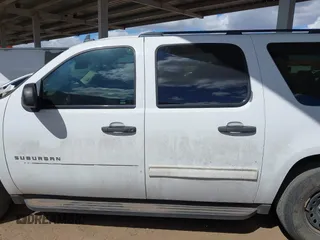2010 Chevrolet Suburban LS with VIN 1GNUCHE01AR174986, listed as a IAAI auction lot 41697401 with 333,135 mi miles. Bid and sale history available at carsss.com. Image 14.