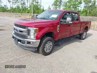 2019 Ford F-250 XL z VIN 1FT7W2B60KEC57384, wystawiony jako IAAI lot #42355105 z przebiegiem 99 354 mil mil oraz . Historia ofert i sprzedaży dostępna na DreamBid. Obrazek 2.
