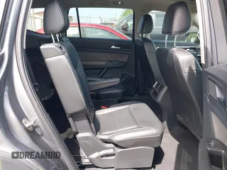 2022 Volkswagen Atlas SE z VIN 1V2JR2CA7NC523045, wystawiony jako IAAI lot #42072173 z przebiegiem 49 943 mil mil oraz . Historia ofert i sprzedaży dostępna na DreamBid. Obrazek 8.