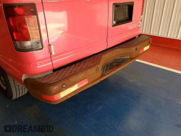 2009 Ford Econoline Cargo z VIN 1FTNE24L79DA83987, wystawiony jako IAAI lot #42484076 z przebiegiem 137 361 mil mil oraz . Historia ofert i sprzedaży dostępna na DreamBid. Obrazek 27.