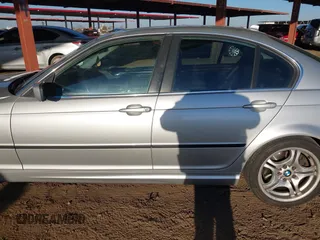 2005 BMW 3 Series 330i with VIN WBAEV53475KM43130, listed as a IAAI auction lot 41361364 with 152,382 mi miles. Bid and sale history available at carsss.com. Image 14.