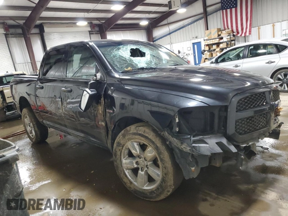 2018 Ram 1500 Express z VIN 1C6RR7KT3JS116514, wystawiony jako Copart lot #43818905 z przebiegiem 165 552 mil mil oraz Szkoda całkowita • Salvage title. Historia ofert i sprzedaży dostępna na DreamBid. Obrazek 4.