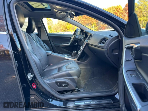 2016 Volvo V60 T5 Drive-E Premier with VIN YV140MEK5G1291659, listed as a Copart auction lot 77628754 with 117,965 mi miles and Clean Title. Bid and sale history available at carsss.com. Image 9.