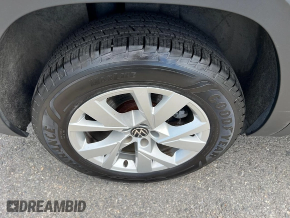 2020 Volkswagen Atlas S with VIN 1V2GC2CA3LC225388, listed as a Copart auction lot 62426205 with 133,709 mi miles and Clean title. Bid and sale history available at DreamBid. Image 10.