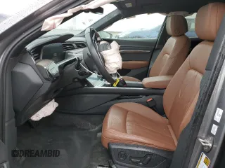 2019 Audi e-tron Premium Plus с VIN WA1LABGE7KB021954, выставлен на аукционе Copart как лот 47867025 с пробегом 74 853 миль миль и Списание • Salvage title. История ставок и продаж доступна на DreamBid. Изображение 7.