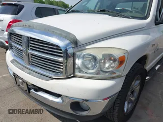 2008 Dodge 1500 SLT with VIN 1D7HA182X8S637446, listed as a IAAI auction lot 42071575 with 190,735 mi miles. Bid and sale history available at carsss.com. Image 6.