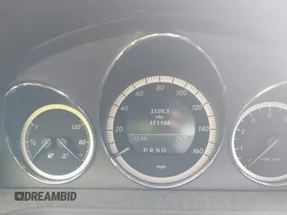2010 Mercedes-Benz C 300 Sport z VIN WDDGF8BB7AR125591, wystawiony jako IAAI lot #39510228 z przebiegiem 171 106 mil mil oraz . Historia ofert i sprzedaży dostępna na DreamBid. Obrazek 7.
