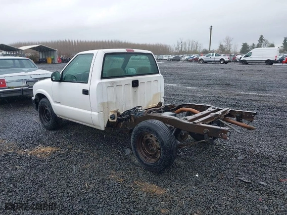 1997 Isuzu Hombre S with VIN 1GGCS1447V8651210, listed as a IAAI auction lot 41778038 with 410,337 mi miles. Bid and sale history available at carsss.com. Image 3.