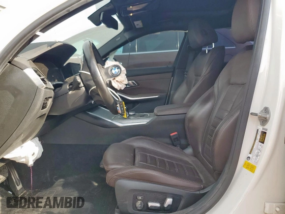 2022 BMW 3 Series 330i z VIN 3MW5R1J00N8C27912, wystawiony jako Copart lot #57255145 z przebiegiem 49 569 mil mil oraz Szkoda całkowita • Salvage title. Historia ofert i sprzedaży dostępna na DreamBid. Obrazek 7.