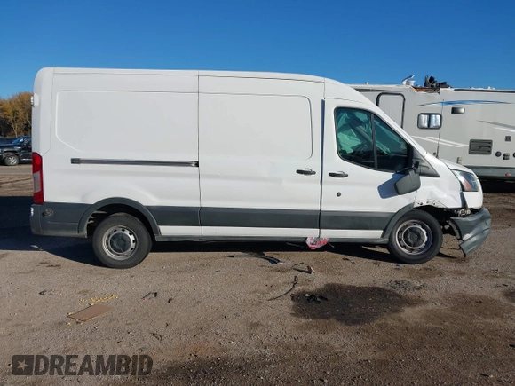 2017 Ford Transit z VIN 1FTYR2CMXHKA39469, wystawiony jako IAAI lot #41052341 z przebiegiem 153 613 mil mil oraz . Historia ofert i sprzedaży dostępna na DreamBid. Obrazek 13.