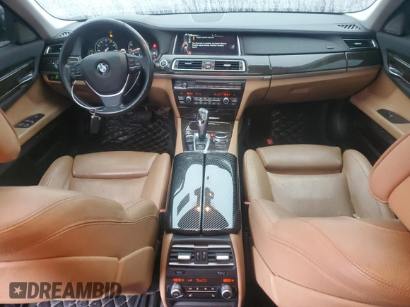 2015 BMW 7 Series 740i with VIN WBAYA6C5XFD826718, listed as a Copart auction lot 86762994 with 181,475 mi miles and Clean title. Bid and sale history available at DreamBid. Image 8.