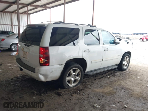 2007 Chevrolet Tahoe LT z VIN 1GNFC13097R131332, wystawiony jako IAAI lot #42113000 z przebiegiem 335 679 mil mil oraz . Historia ofert i sprzedaży dostępna na DreamBid. Obrazek 4.