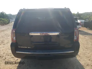 2018 GMC Yukon XL Denali with VIN 1GKS2HKJXJR397497, listed as a Copart auction lot 67872054 with 113,609 mi miles and Salvage Title. Bid and sale history available at carsss.com. Image 6.