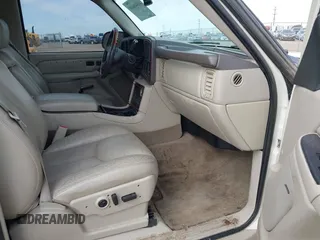 2005 Cadillac Escalade z VIN 1GYEC63T05R133618, wystawiony jako IAAI lot #41540610 z przebiegiem 212 947 mil mil oraz . Historia ofert i sprzedaży dostępna na DreamBid. Obrazek 5.